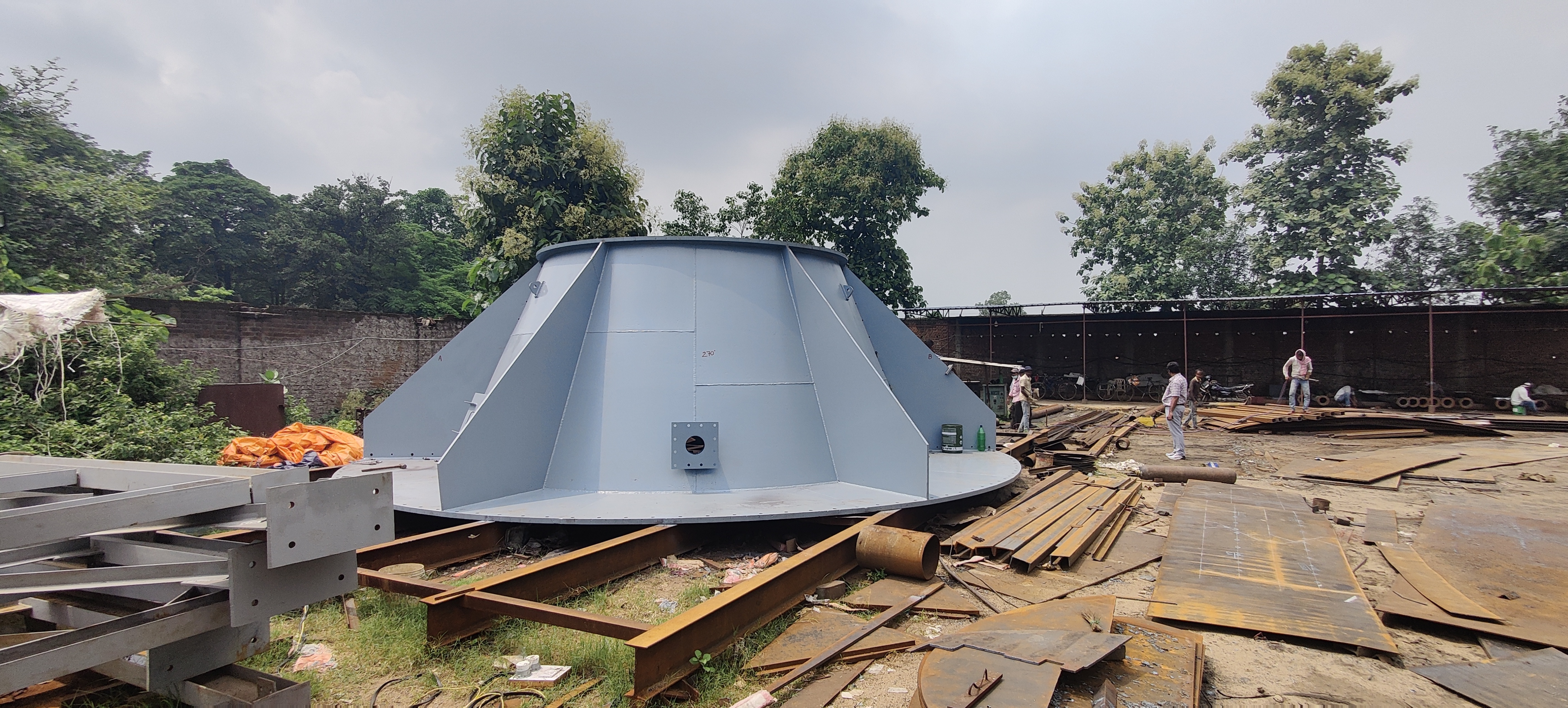 ROOF CASING ASSEMBLY